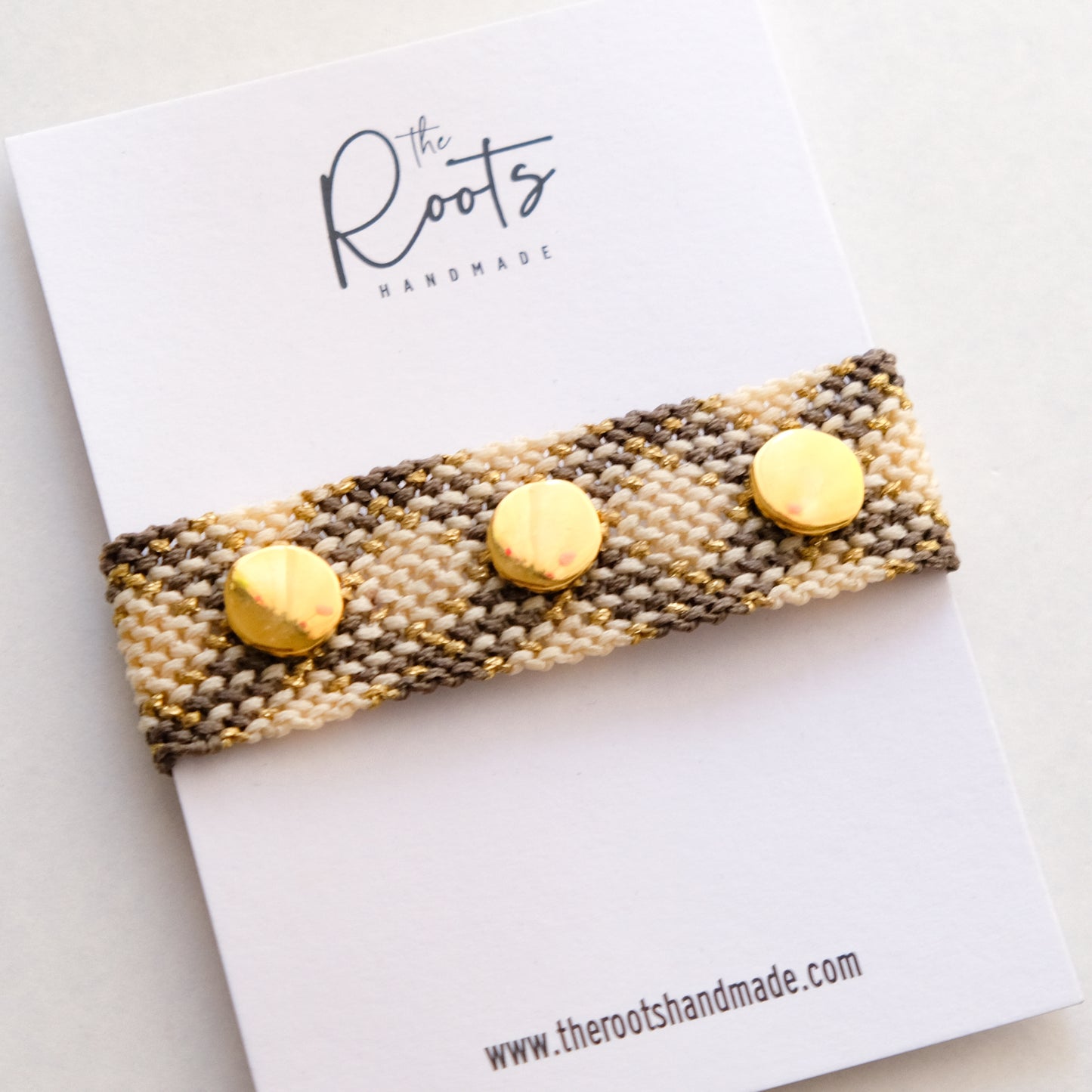 Elusive bracelet