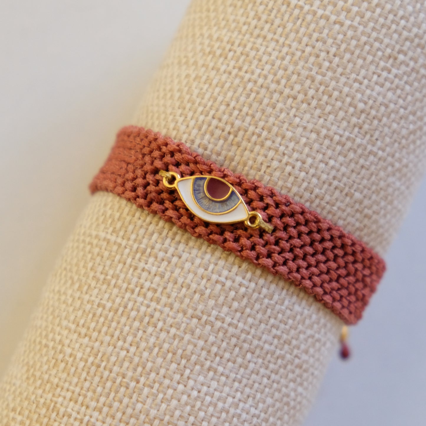 Iris eye bracelet